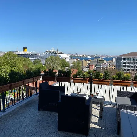 Ξενοδοχείο με διαμερίσματα Galata Vav 4*